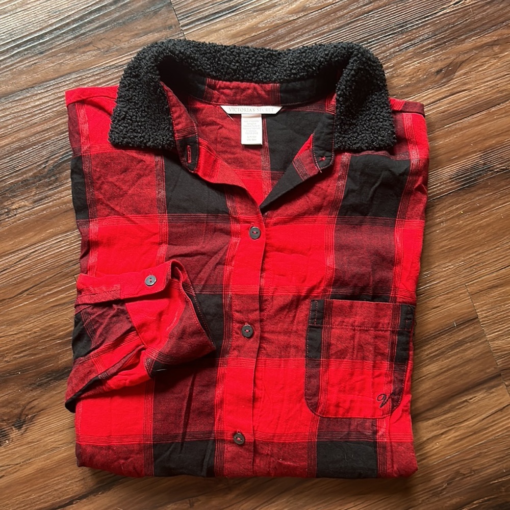 Victoria’s Secret plaid pj top with Sherpa fleece around neckline - Picture 4 of 8